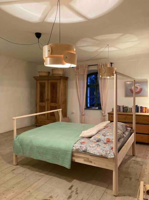 House By The Church - Entire House Crit Exteriér fotografie