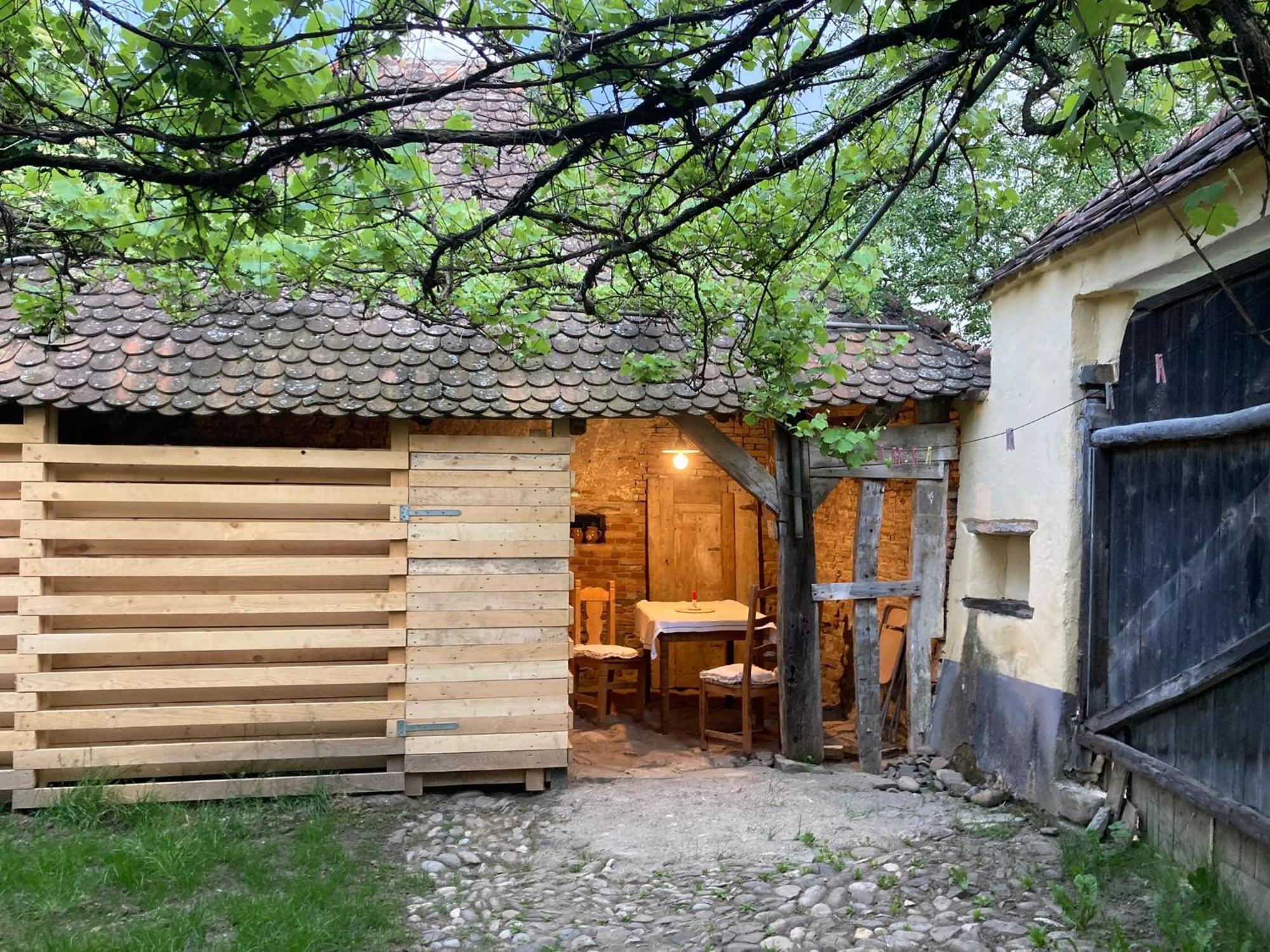 House By The Church - Entire House Crit Exteriér fotografie